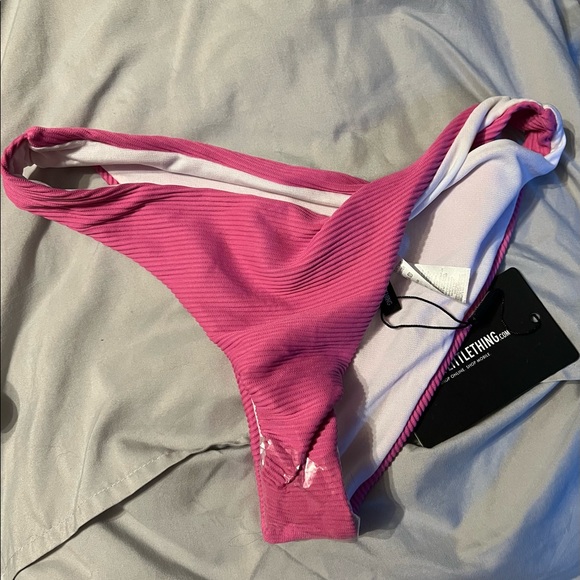pretty little thing bikini bottoms - Picture 2 of 3